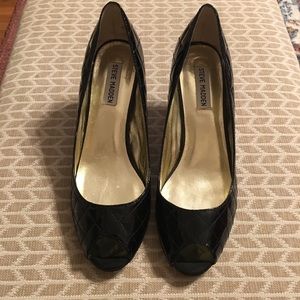 Steve Madden Black Quilt Patent Leather Peep Toe